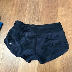 Lululemon 2.5” shorts